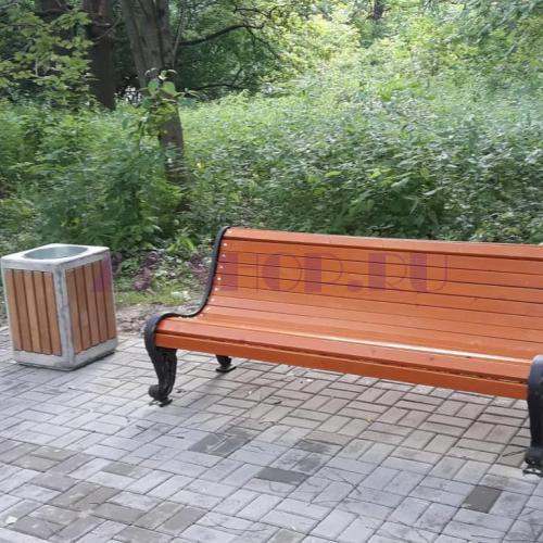 Урна бетонная с отделкой деревом «Лотос» и Скамейка чугунная «Нескучный Сад»